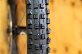 maxxis high roller 3 29X2.4 y 27.5x2.4